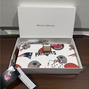 Dooney & Bourke NFL Patriots White Wallet
